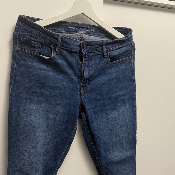 Old Navy high rise Rockstar Super Skinny Jeans - Picture 2 of 5